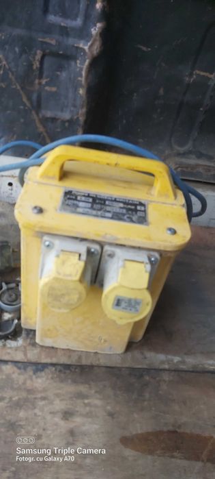Transformator  220V-110V de 3.3KW SAU 5KW