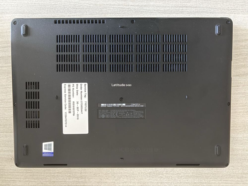 Продавам лаптоп Dell Latitude 5490