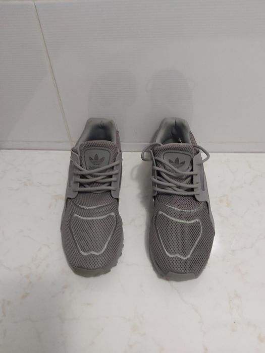 Încălțăminte sport,marca Adidas, mărimea 40