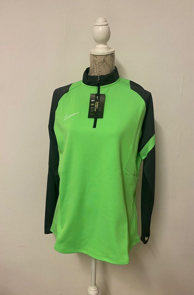 Bluza termica Nike noua, marime L