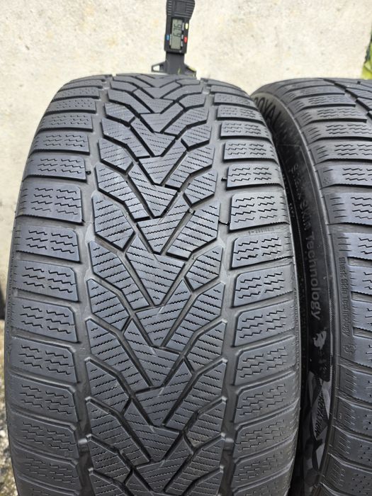 Vând două anvelope de iarna uniroyal 245 45 19 dot 3624