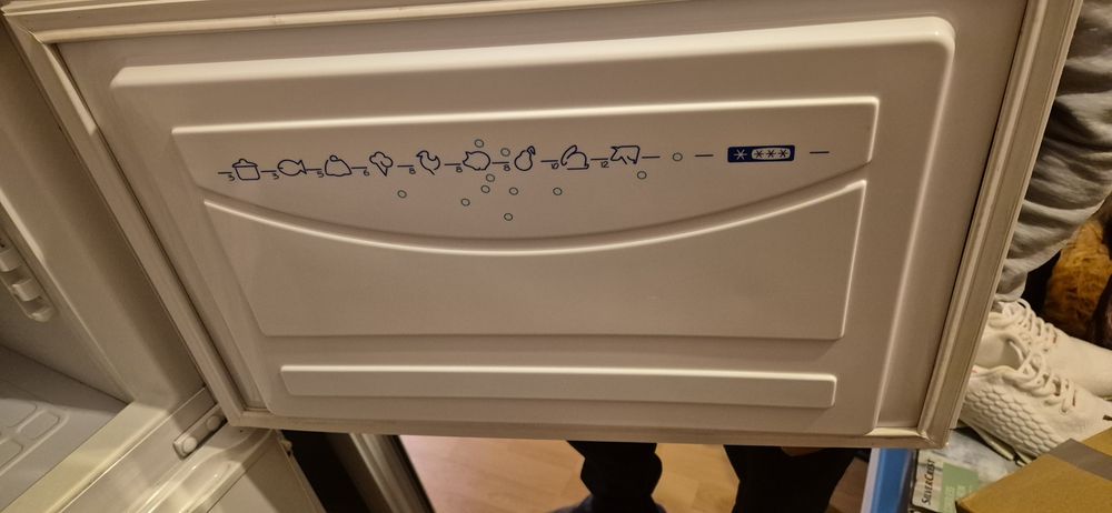 Хладилник polar cz200