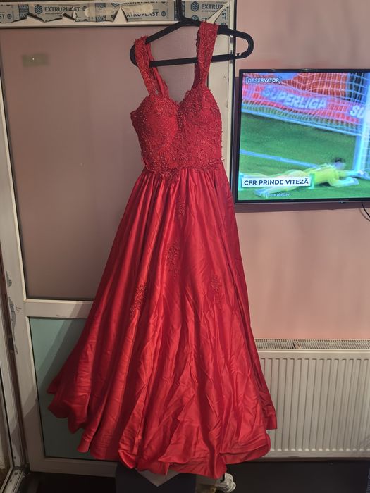 Rochie de ocazie puratata decat odata