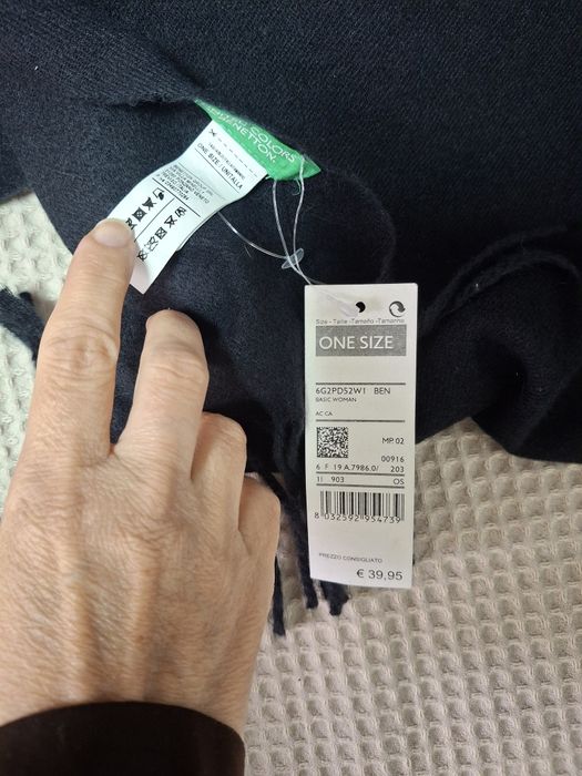 Шалове L Vuitton, Benetton