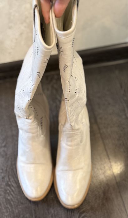 Елегантни кожени ботуши