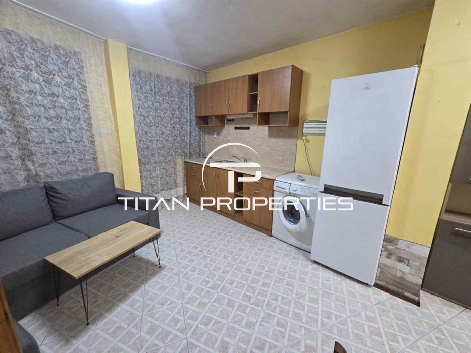 Тристаен апартамент под наем в Център