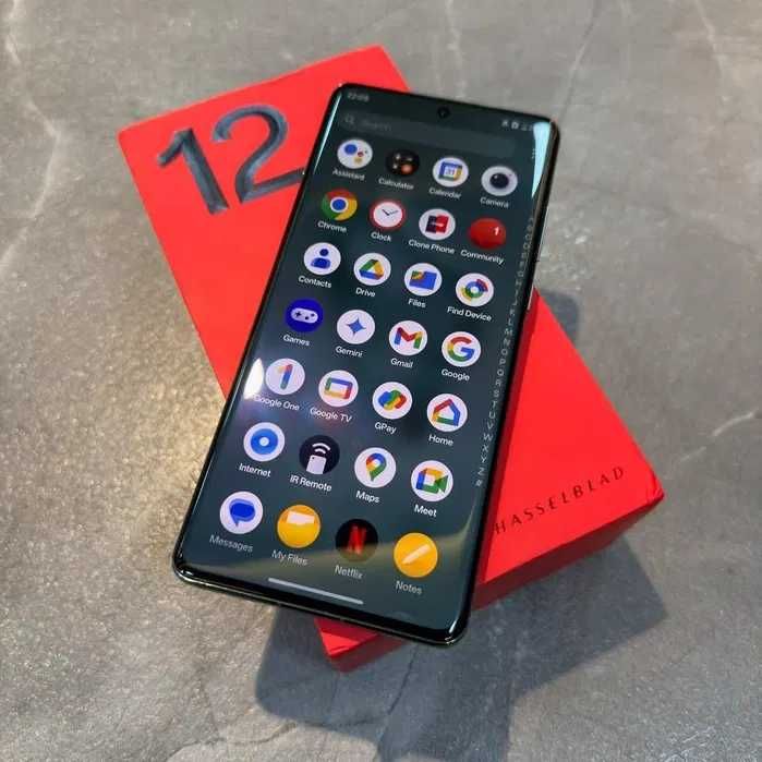 Продам OnePlus12 флагман