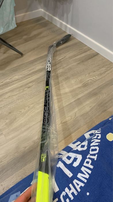 Продам клюшку новая