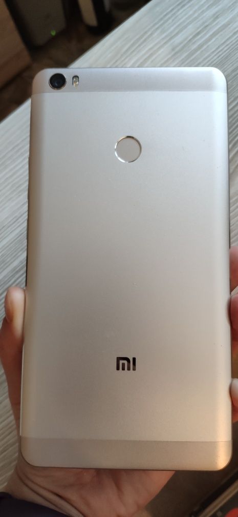 Смартфон Xiaomi Mi Max 3/64 Gb б/у
