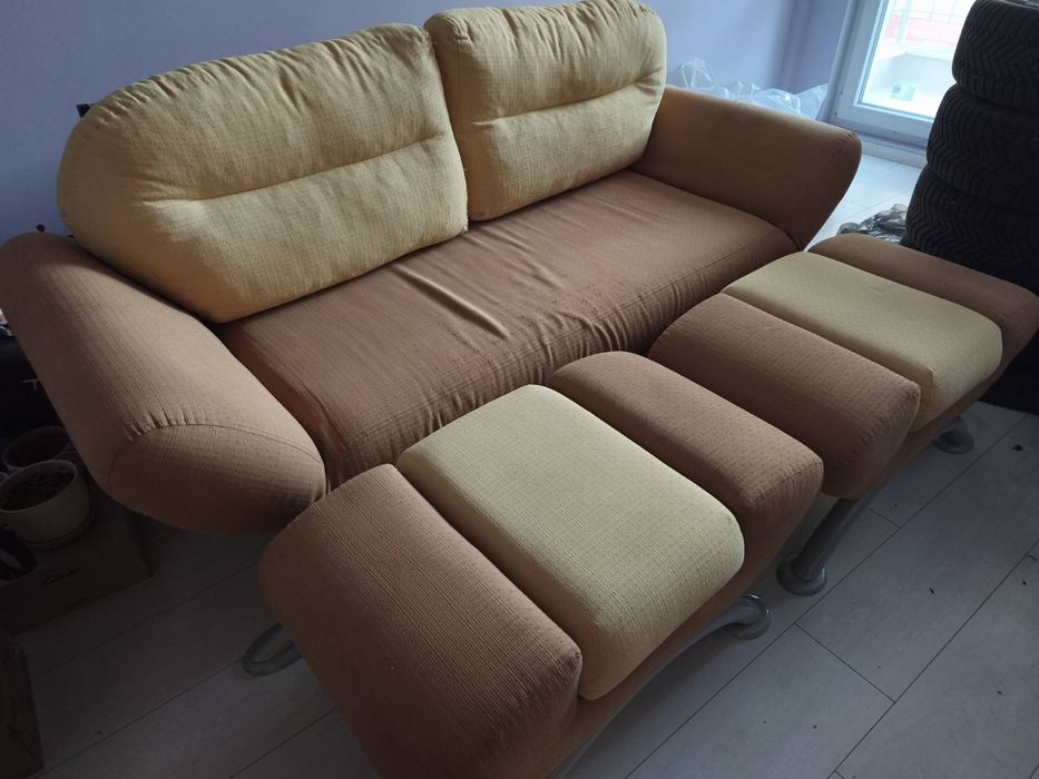 Канапе(трансформиращо се в легло) с табуретки