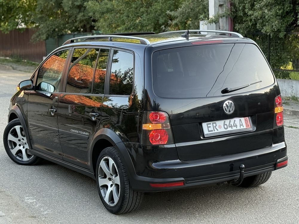 Vand Volkswagen Touran Cross-Individual 2009 full