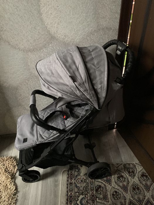 Продам детскую коляску чемодан Seedo