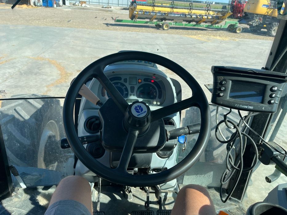 New Holland T6080 RangeCommand