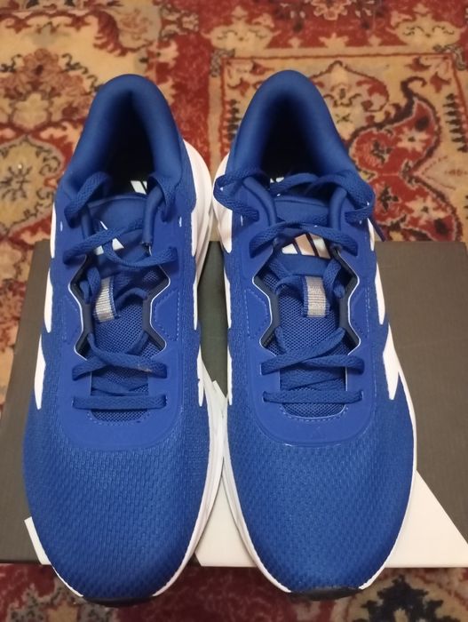 Vând adidași adidass