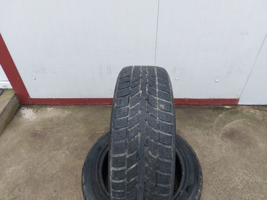 100 lei bucata! Doua anvelope M+S/IARNA 195 55 16 Hankook