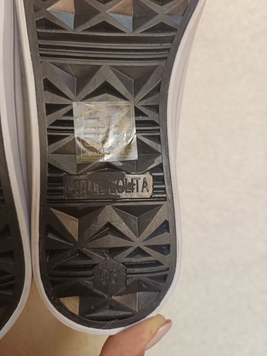 Teniși noi gri cu steluțe