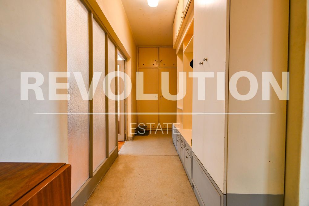 Дава се под наем Тристаен апартамент в София, Оборище - 95 кв.м за 600 € - Снимка #9