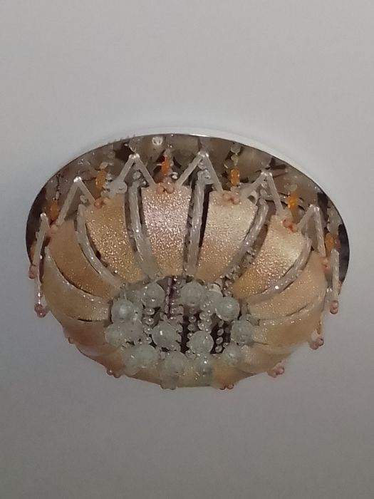 Продам люстру. Большая , несколько положений света,  состоянее хорошее