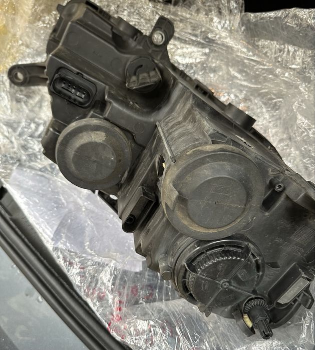 Far stanga passat b7