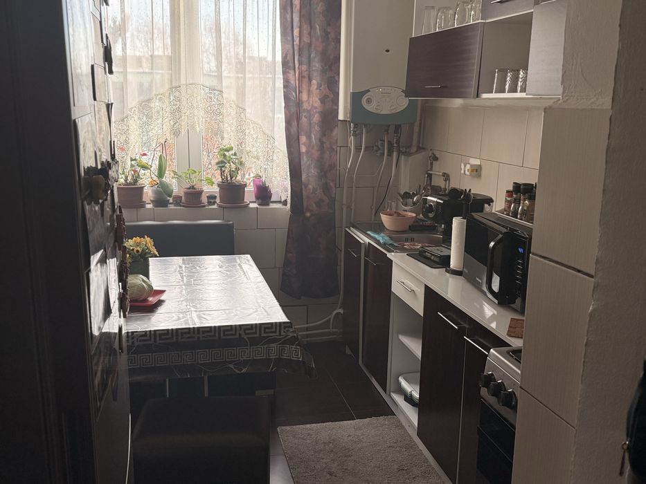 Vand ap 2 camere in Piata abator