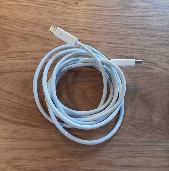 НОВ! Кабел Thunderbolt към Thunderbolt (мъжко-мъжко), 2 метра