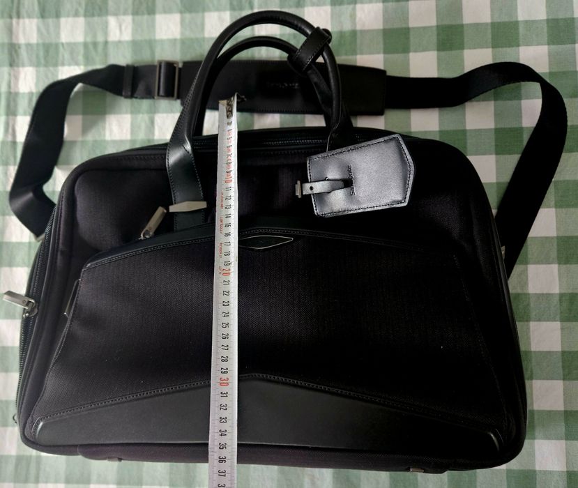 Vând geanta de laptop 15.6 inchi marca Samsonite