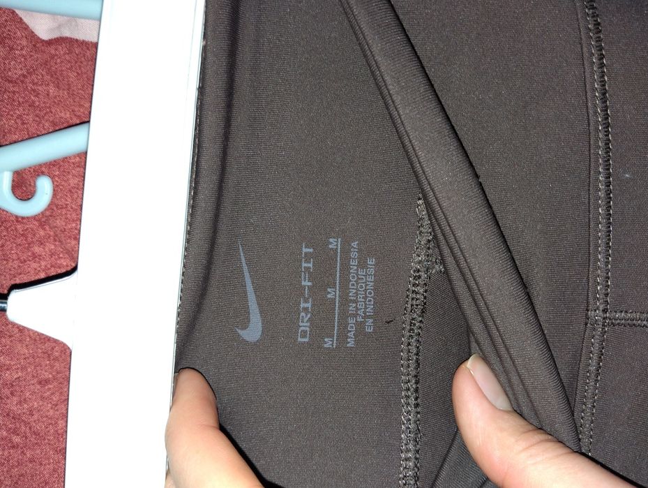 Дамски спортен панталон Nike