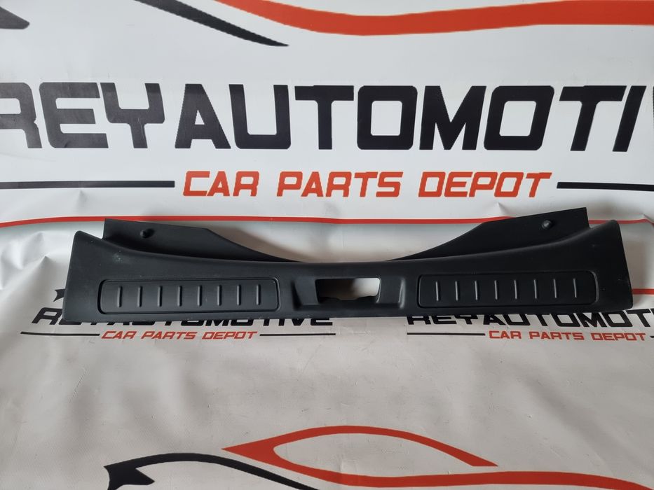 Ornament interior portbagaj Range Rover Evoque 2011 cod BJ32-113A10-AD