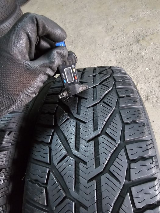 4 anvelope iarna 215 65 16 Sebring 7mm