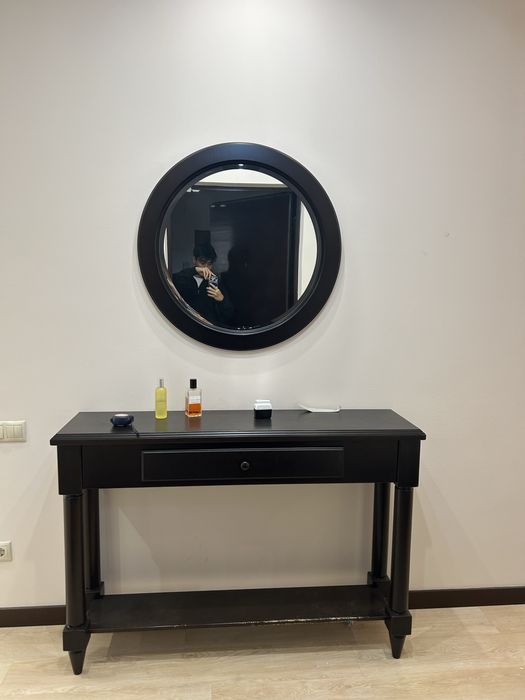 Продается консольный столик