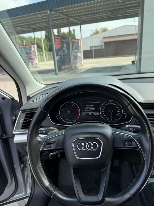 Vând Audi Q5 2.0 tdi quattro
