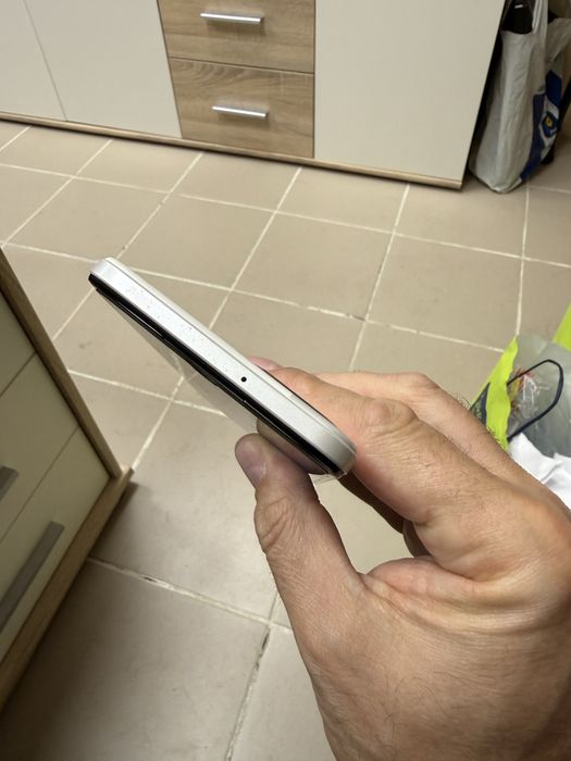 Oppo A73 4/128gb отличен