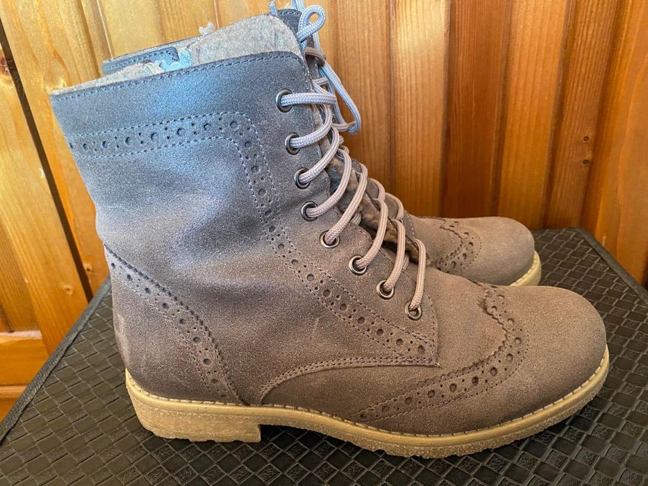 Ghete gri piele 36