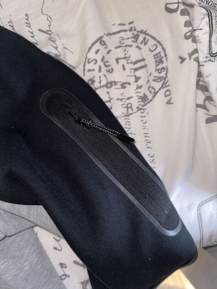 Nike Tech Gri cu negru ridicare personala