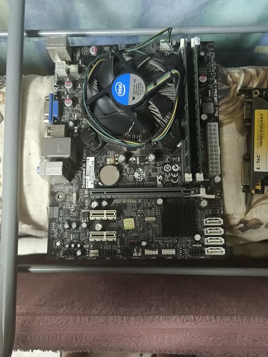 Материнская плата