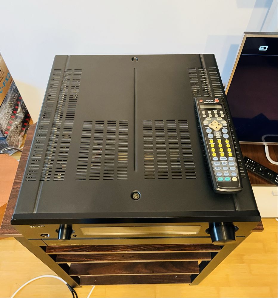 Receiver 7.1 /Stereo Denon AVC-A11SR 125W/canal