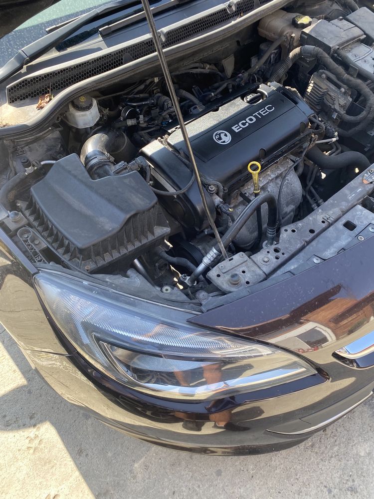 Alternator Opel Astra J 1.6 benzină 2014