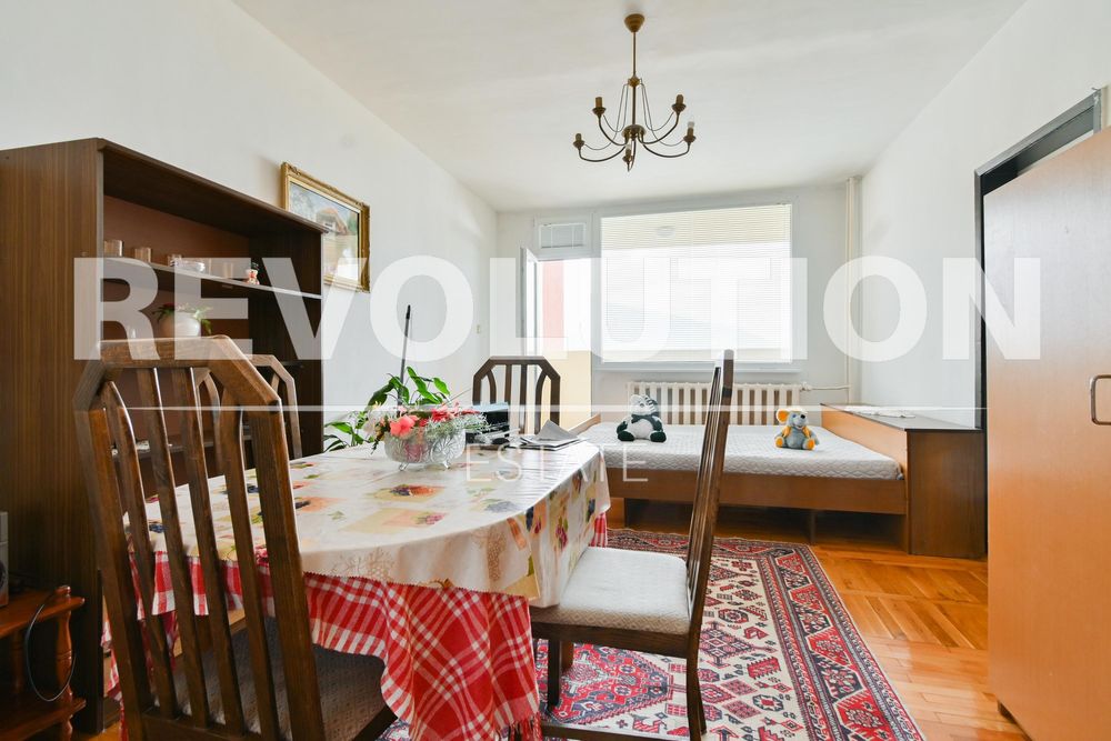 Дава се под наем Тристаен апартамент в София, Младост 4 - 100 кв.м за 500 € - Снимка #1