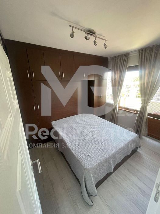 Продава се Тристаен апартамент в Пловдив, Коматевски възел - 101 кв.м за 1981 €/кв.м - Снимка #3