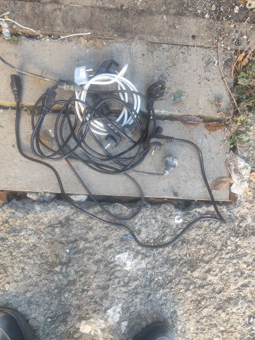 Шнур для компьютера.