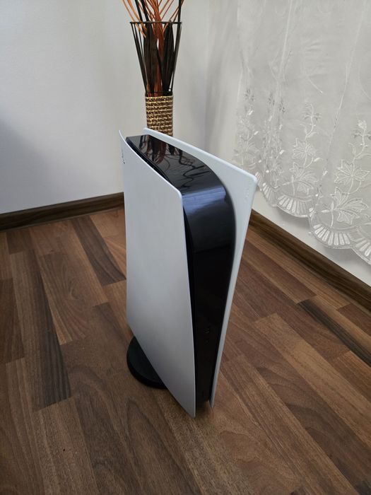 Vând PlayStation 5