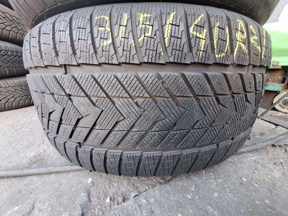 Cate 1x anv iarna 255/50r19 Tracmax  si 315/40r21 Ronway Montaj Gratis