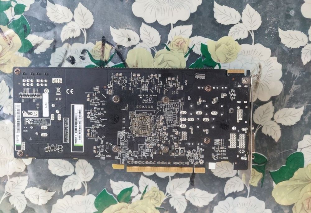 Placa Video Sapphire Radeon R9 270X Vapor-X 2GB