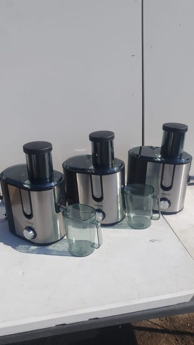 Storcatoare de fructe noi 150 lei bucata