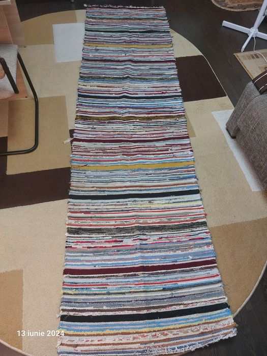 Covor țesut manual