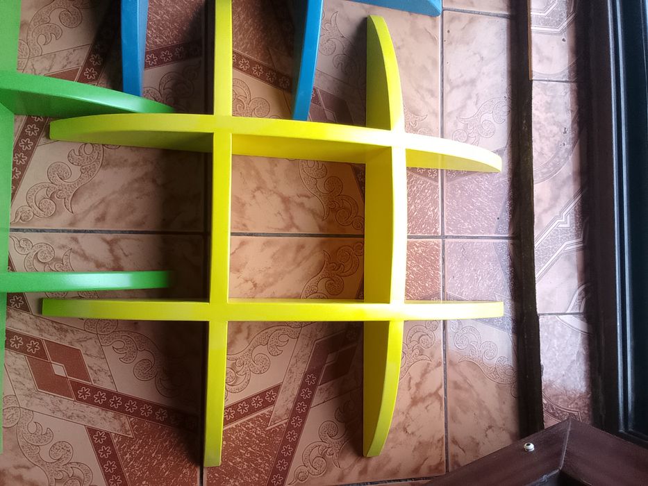 Raft cărți , telefon chei etc