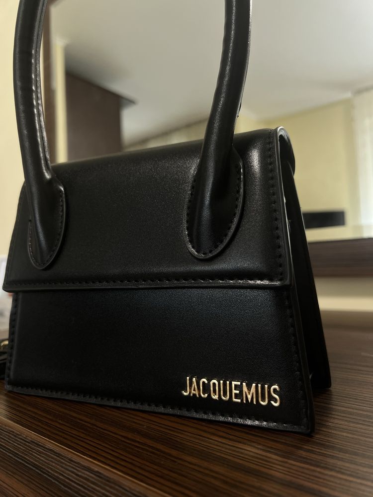 Малка черна чанта Jacquemus