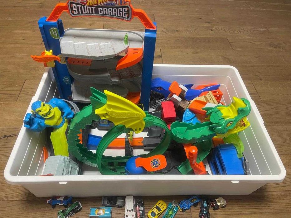 Наборы Hot Wheels  в хорошем состоянии