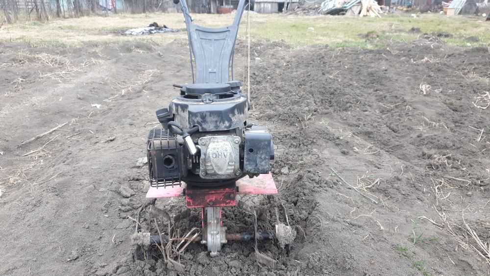 Dau motocultor schimb cu scuter sau atv