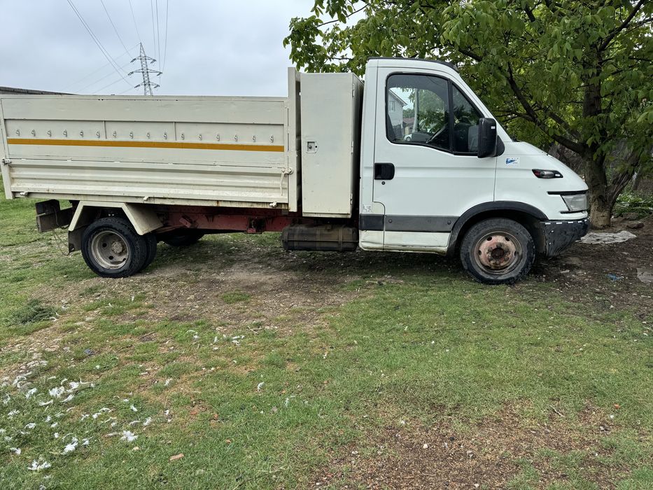 Vand doua iveco basculabile